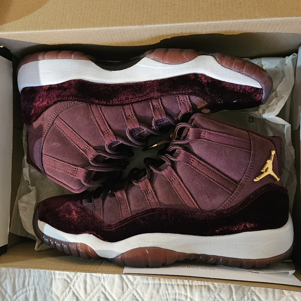 Air Jordan 11 Retro Heiress Velvet